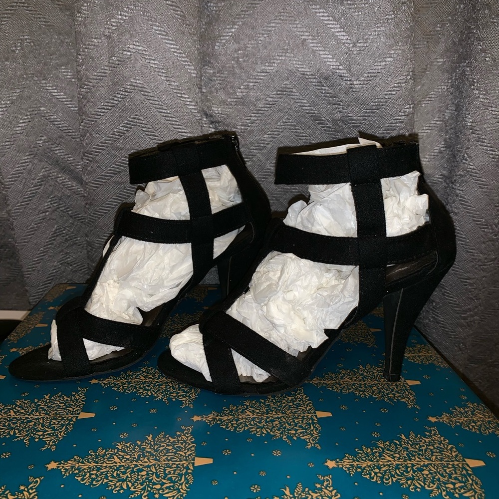 Strappy heels - Picture 6 of 7